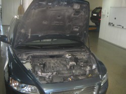 VOLVO S40 1 упор капота штатно с завода