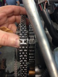 Old verses New timing chain - Juke.jpg