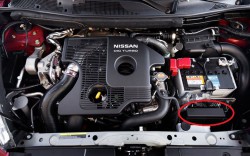 2011-nissan-juke-SV-engine.jpg