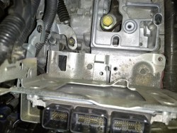 5.RemoveBatteryTray_andUndo_ECU_bracket_bolts.jpg